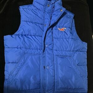 Hollister puffer vest size:L color- blue